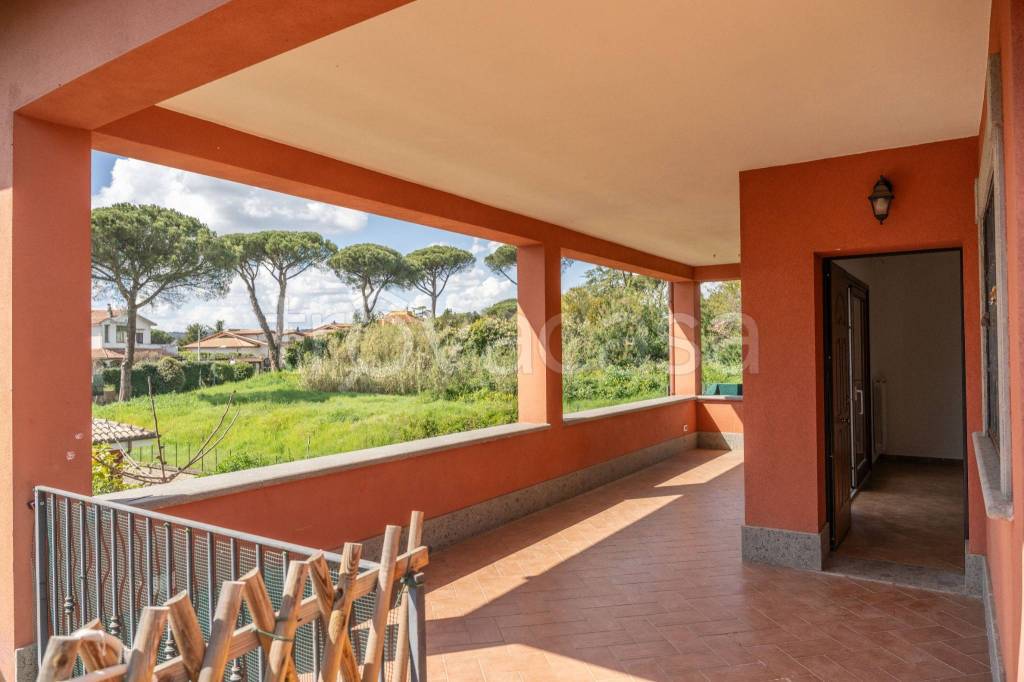 casa indipendente in vendita a Sacrofano in zona Monte Caminetto