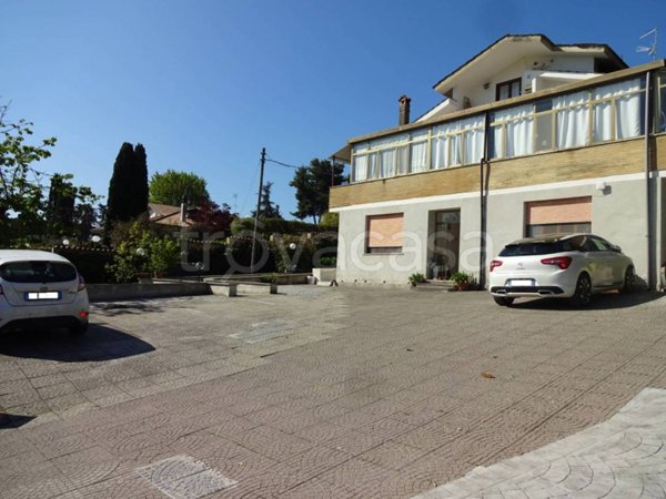appartamento in vendita a Sacrofano in zona Monte Caminetto