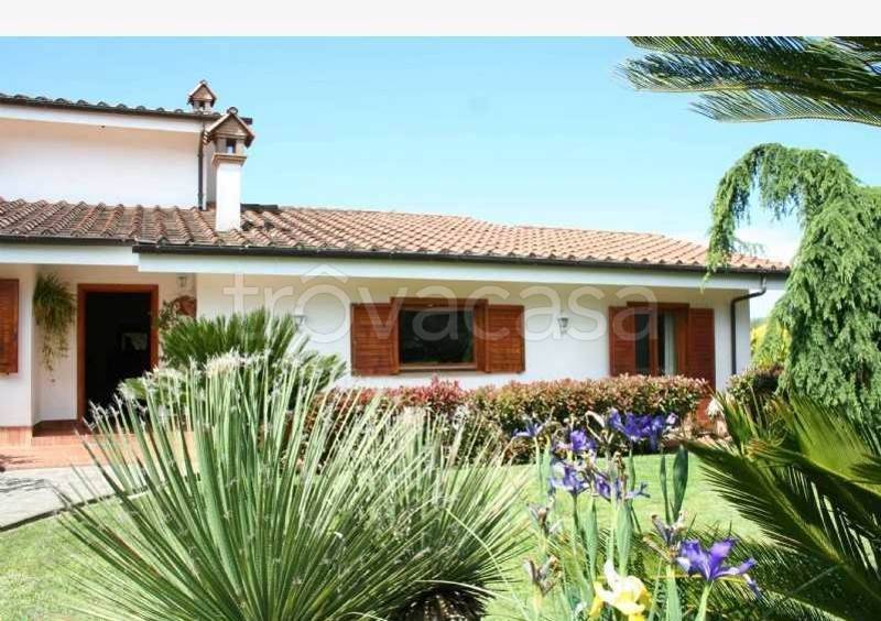 casa indipendente in vendita a Sacrofano in zona Borgo Pineto