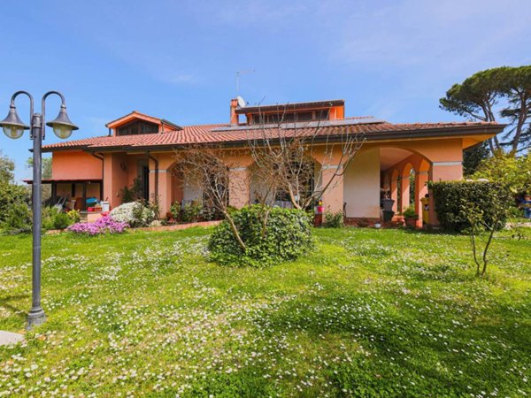 casa indipendente in vendita a Sacrofano in zona Monte Caminetto