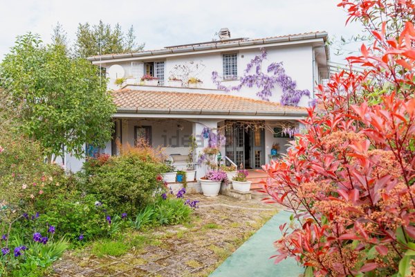 casa indipendente in vendita a Sacrofano