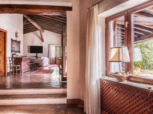 casa indipendente in vendita a Sacrofano in zona Monte Caminetto