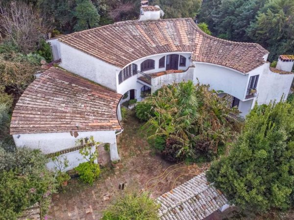 casa indipendente in vendita a Sacrofano in zona Monte Caminetto