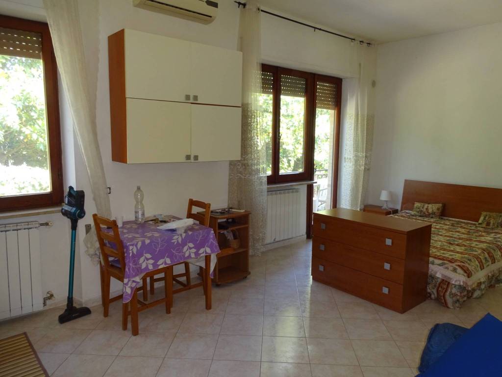 appartamento in vendita a Sacrofano in zona Monte Caminetto