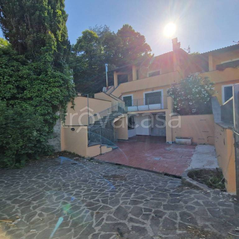 casa indipendente in vendita a Sacrofano