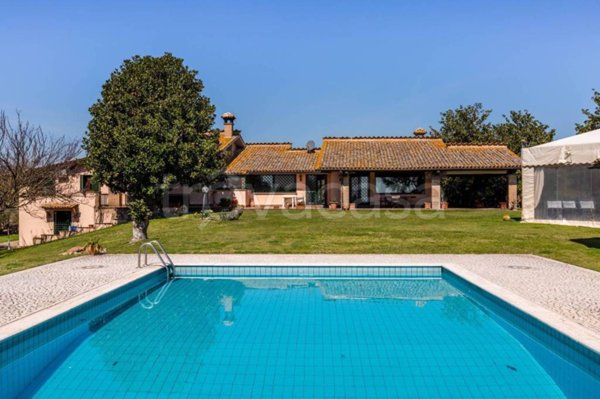 casa indipendente in vendita a Sacrofano
