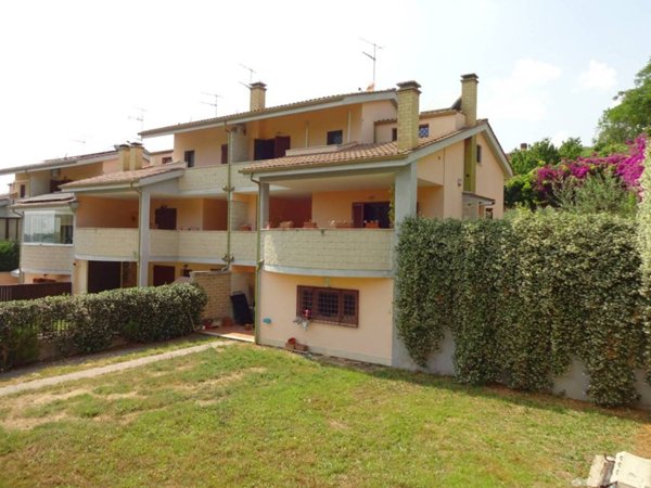 casa indipendente in vendita a Sacrofano in zona Guado Tufo