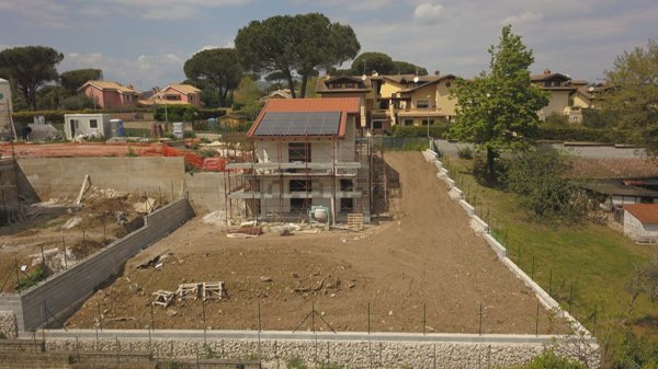 casa indipendente in vendita a Sacrofano in zona Monte Caminetto