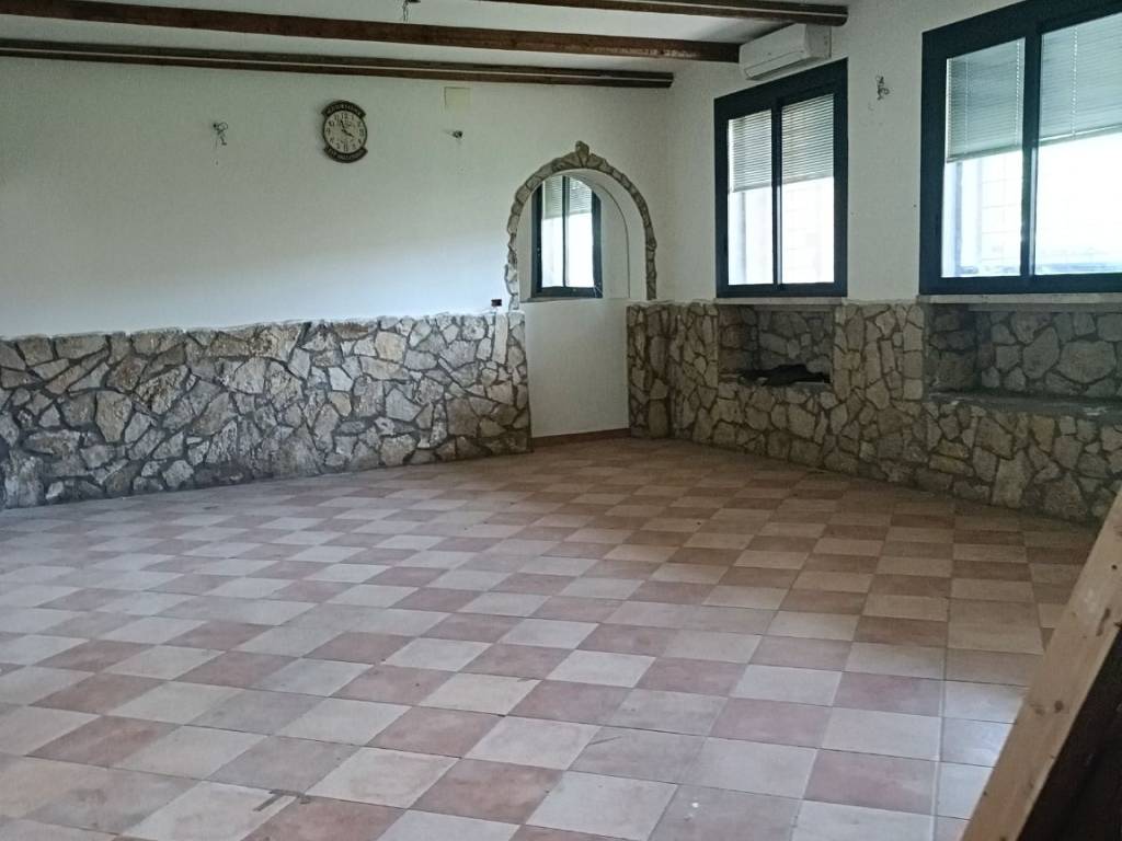trivano in vendita a Sacrofano in zona Borgo Pineto