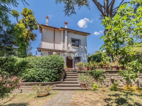 casa indipendente in vendita a Sacrofano in zona Monte Caminetto