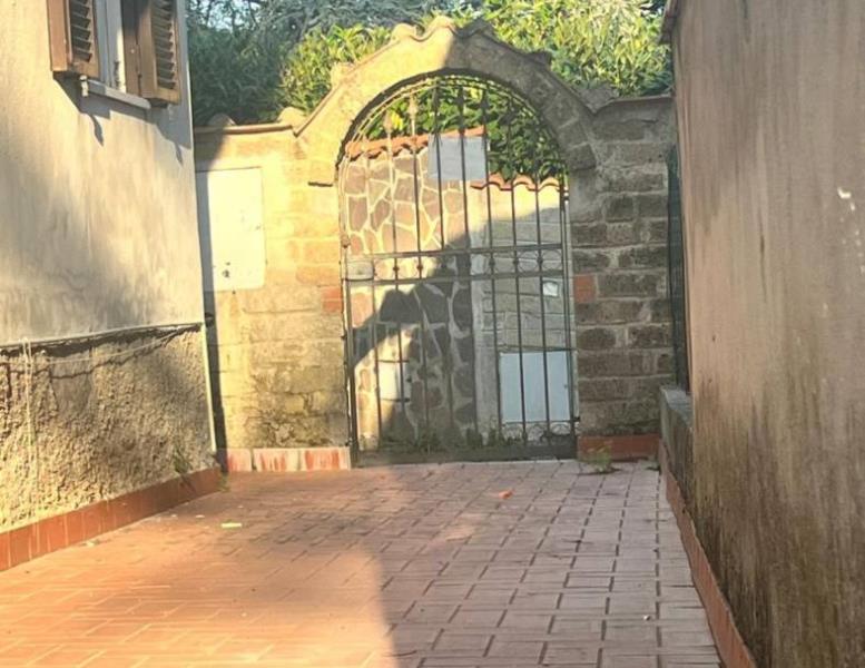 casa indipendente in vendita a Sacrofano in zona Monte Caminetto