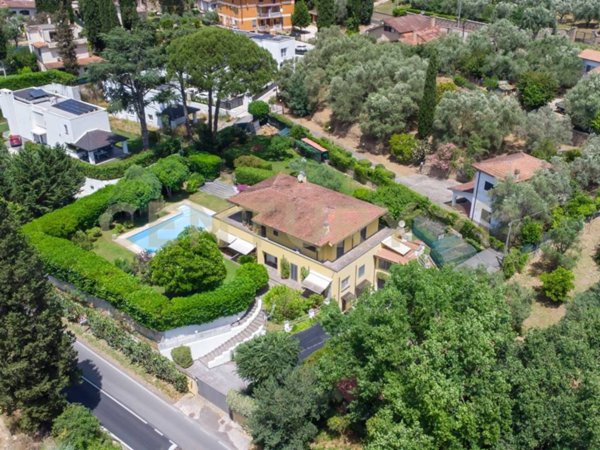 casa indipendente in vendita a Sacrofano in zona Monte Caminetto