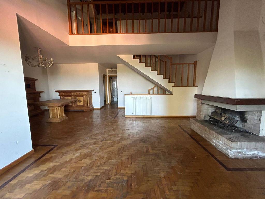 casa indipendente in vendita a Sacrofano in zona Petruscheto