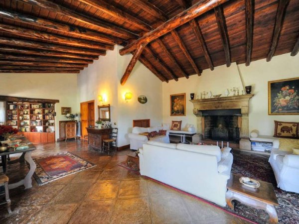 casa indipendente in vendita a Sacrofano in zona Monte Caminetto
