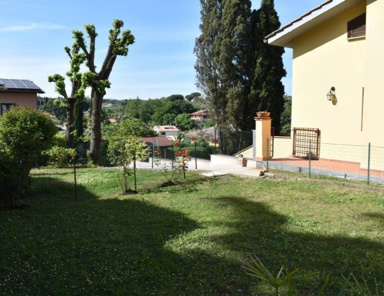 casa indipendente in vendita a Sacrofano in zona Monte Caminetto