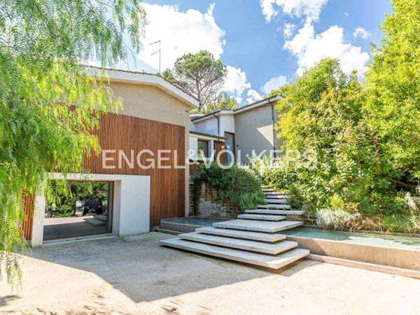 casa indipendente in vendita a Sacrofano in zona Monte Caminetto