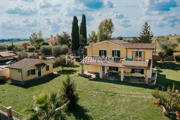 casa indipendente in vendita a Sacrofano in zona Monte Caminetto
