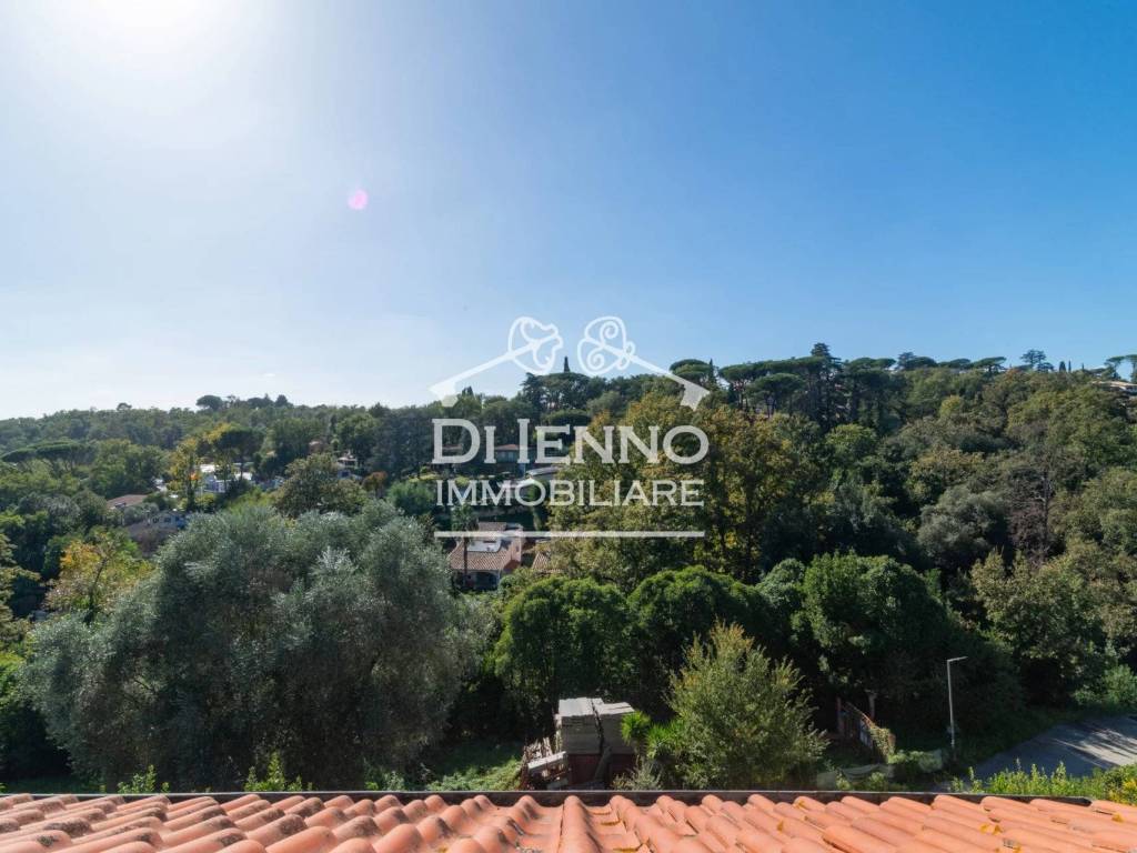 casa indipendente in vendita a Sacrofano in zona Monte Caminetto