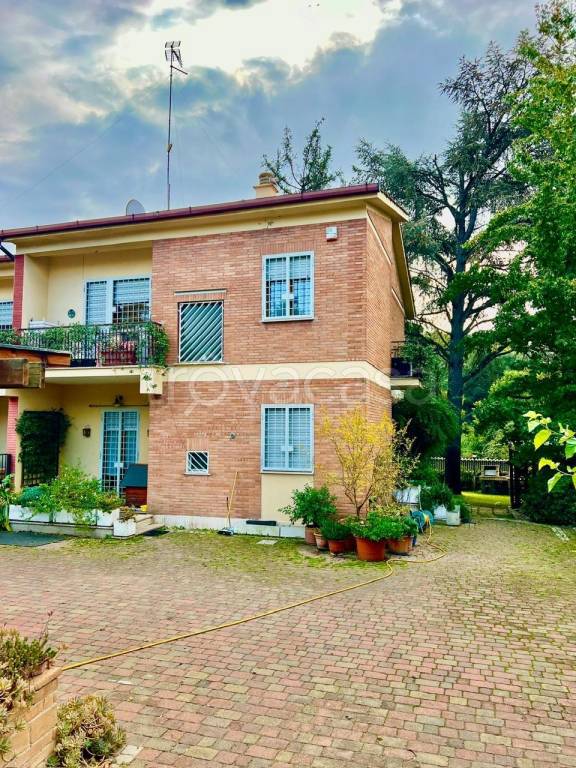 casa indipendente in vendita a Sacrofano in zona Monte Caminetto