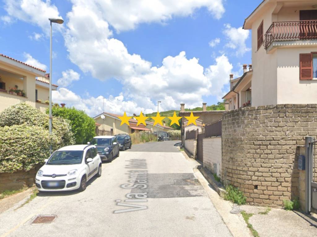 casa indipendente in vendita a Sacrofano in zona Santa Maria