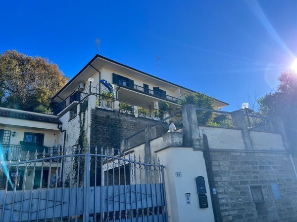 casa indipendente in vendita a Sacrofano in zona Santa Maria