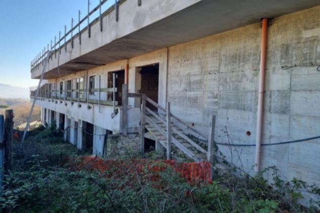 pentavano in vendita a Sacrofano in zona Petruscheto