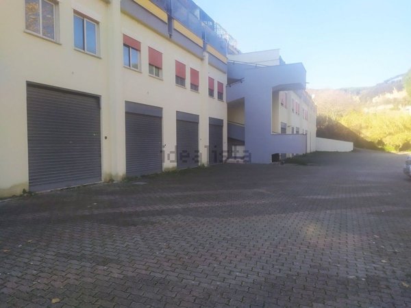 locale di sgombero in vendita a Sacrofano