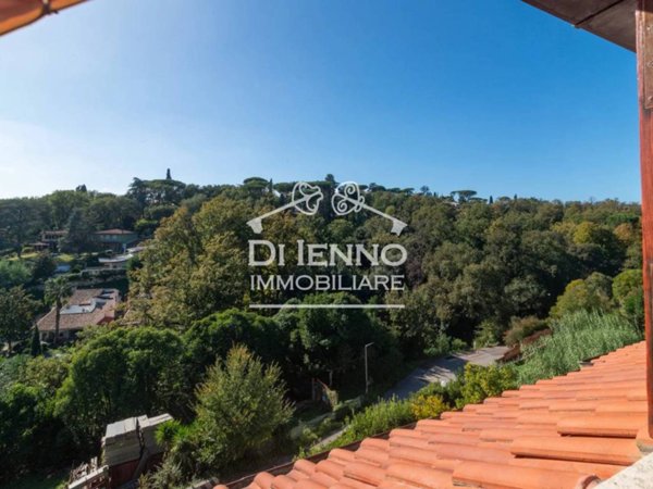 casa indipendente in vendita a Sacrofano in zona Monte Caminetto