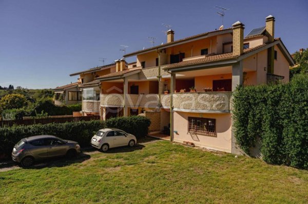 casa indipendente in vendita a Sacrofano in zona Guado Tufo