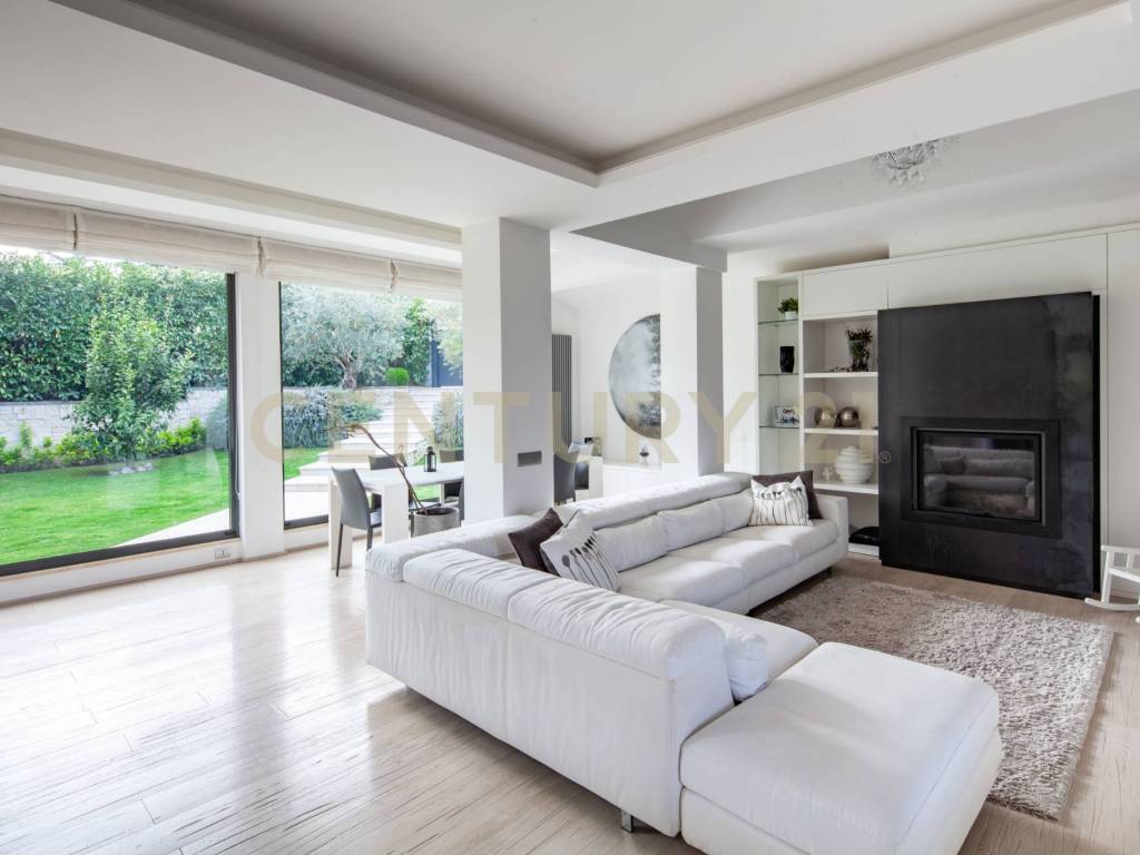 casa indipendente in vendita a Sacrofano in zona Monte Caminetto