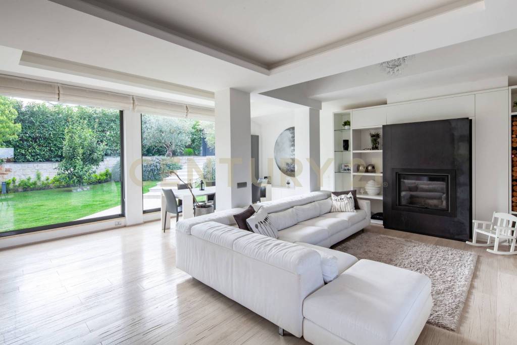 casa indipendente in vendita a Sacrofano in zona Monte Caminetto