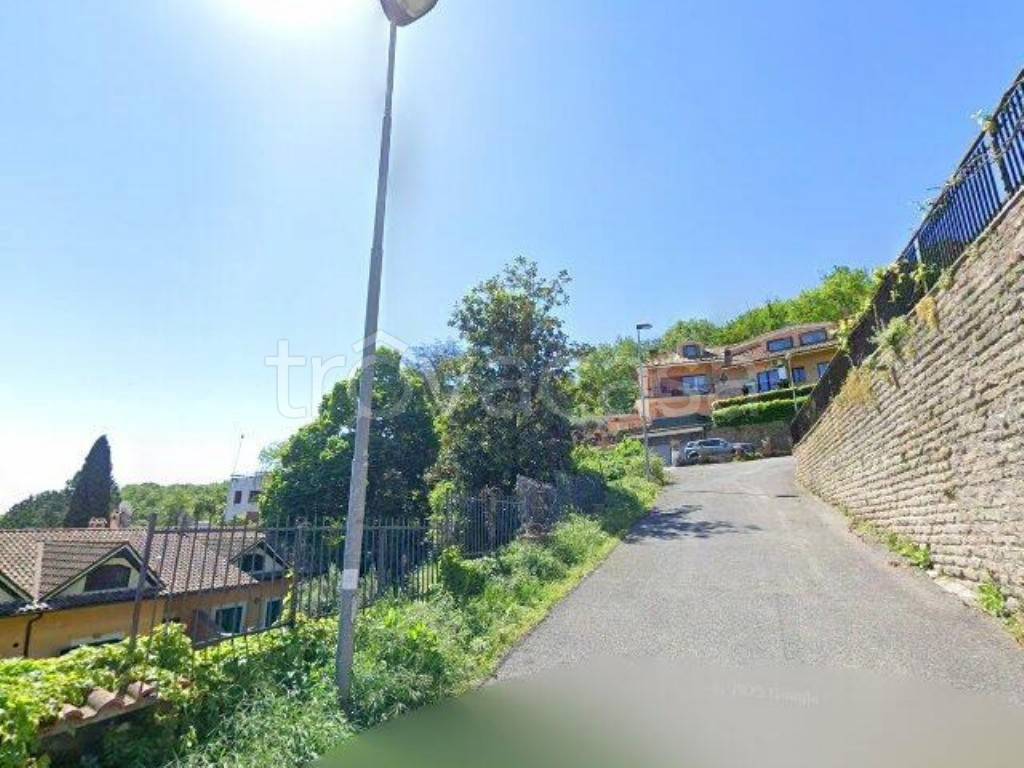 terreno edificabile in vendita a Sacrofano in zona Petruscheto