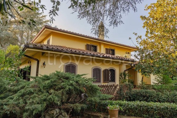 casa indipendente in vendita a Sacrofano in zona Monte Caminetto