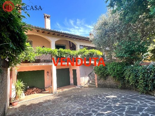 casa indipendente in vendita a Sacrofano