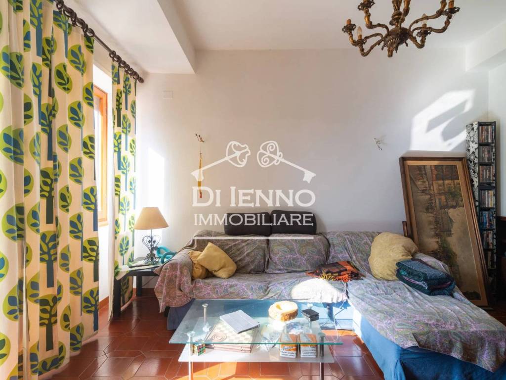 casa indipendente in vendita a Sacrofano in zona Monte Caminetto