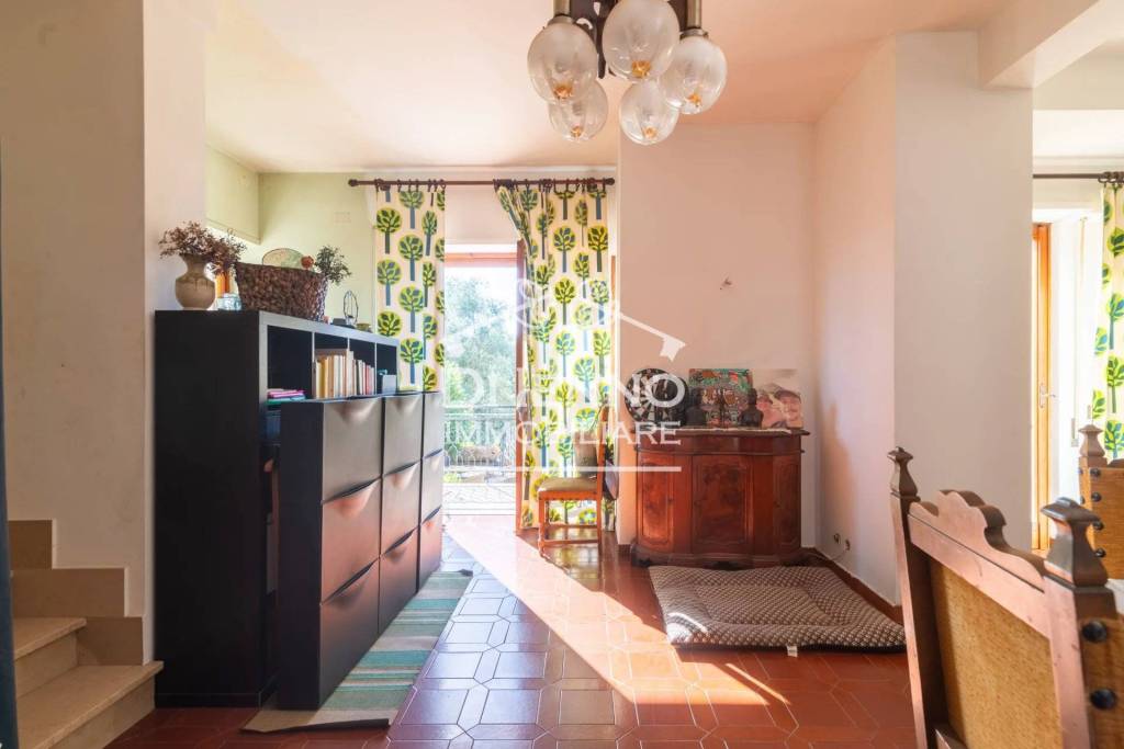 casa indipendente in vendita a Sacrofano in zona Monte Caminetto