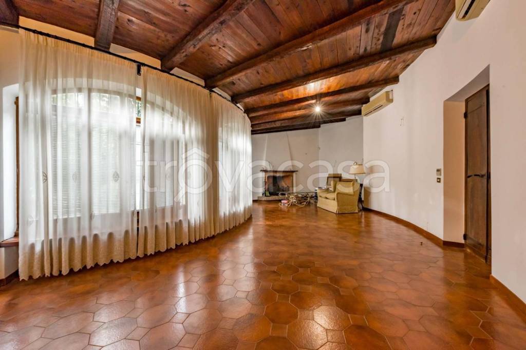 casa indipendente in vendita a Sacrofano in zona Monte Caminetto