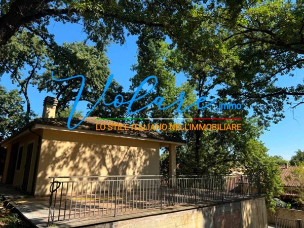 casa indipendente in vendita a Sacrofano in zona Monte Caminetto