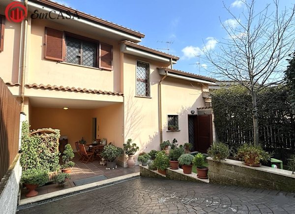 casa indipendente in vendita a Sacrofano in zona Guado Tufo