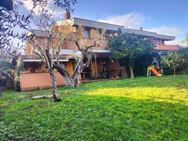 casa indipendente in vendita a Sacrofano