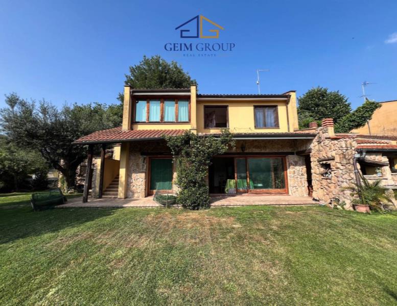 casa indipendente in vendita a Sacrofano in zona Guado Tufo