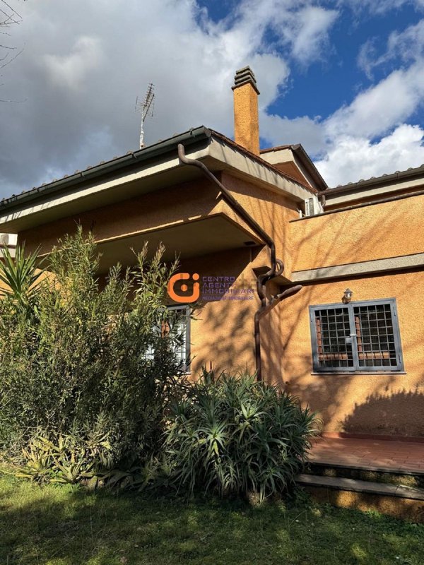 casa indipendente in vendita a Sacrofano