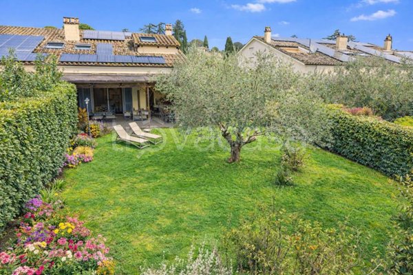 casa indipendente in vendita a Sacrofano in zona Monte Caminetto