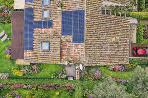 casa indipendente in vendita a Sacrofano in zona Monte Caminetto