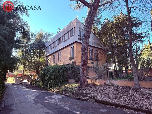 appartamento in vendita a Sacrofano in zona Monte Caminetto