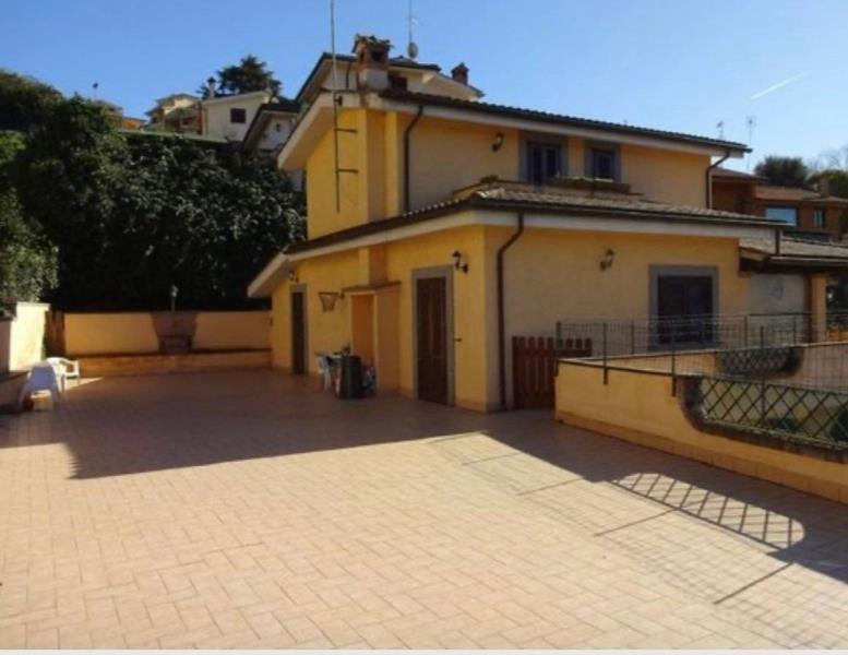 casa indipendente in vendita a Sacrofano in zona Santa Maria