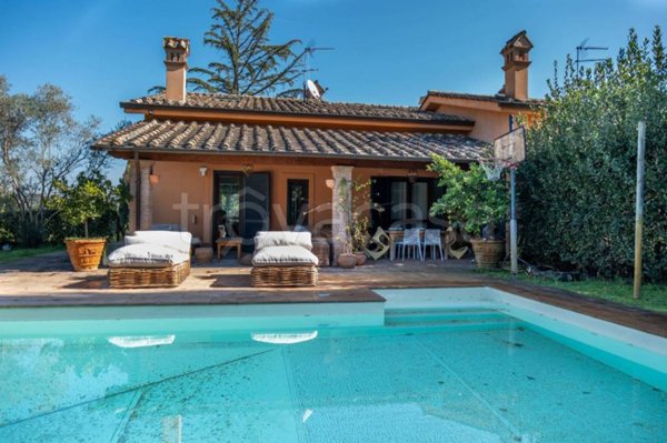 casa indipendente in vendita a Sacrofano in zona Monte Caminetto