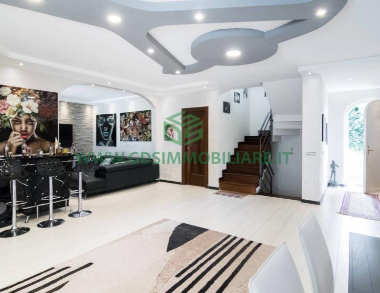 casa indipendente in vendita a Sacrofano in zona Monte Caminetto