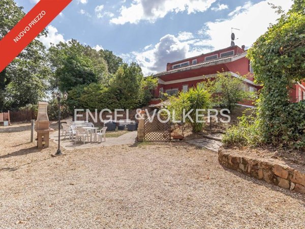 casa indipendente in vendita a Sacrofano in zona Monte Caminetto