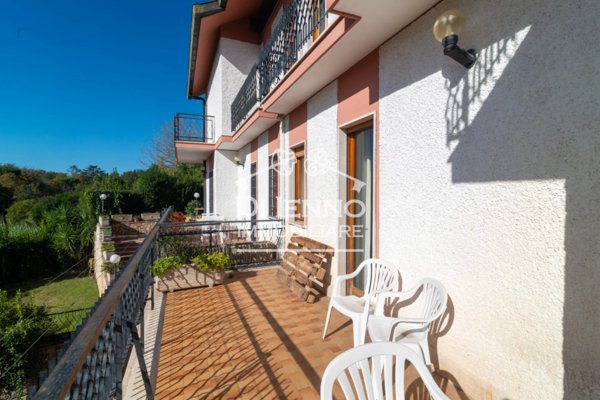 casa indipendente in vendita a Sacrofano in zona Monte Caminetto